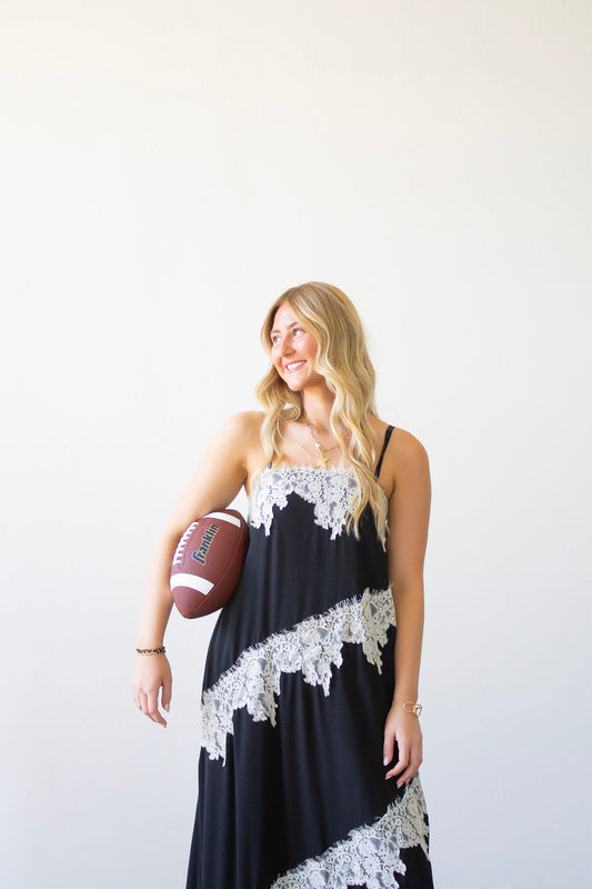 The Reese Lace Maxi - Black/Ivory